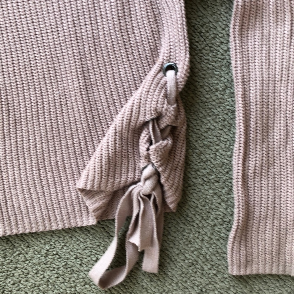 Women’s moon and Madison sweater - Picture 2 of 4